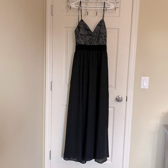 Prom/Wedding - Backless Black Maxi Dress w/ Lace & Silver Floral Details - SizeM - Picture 5 of 12